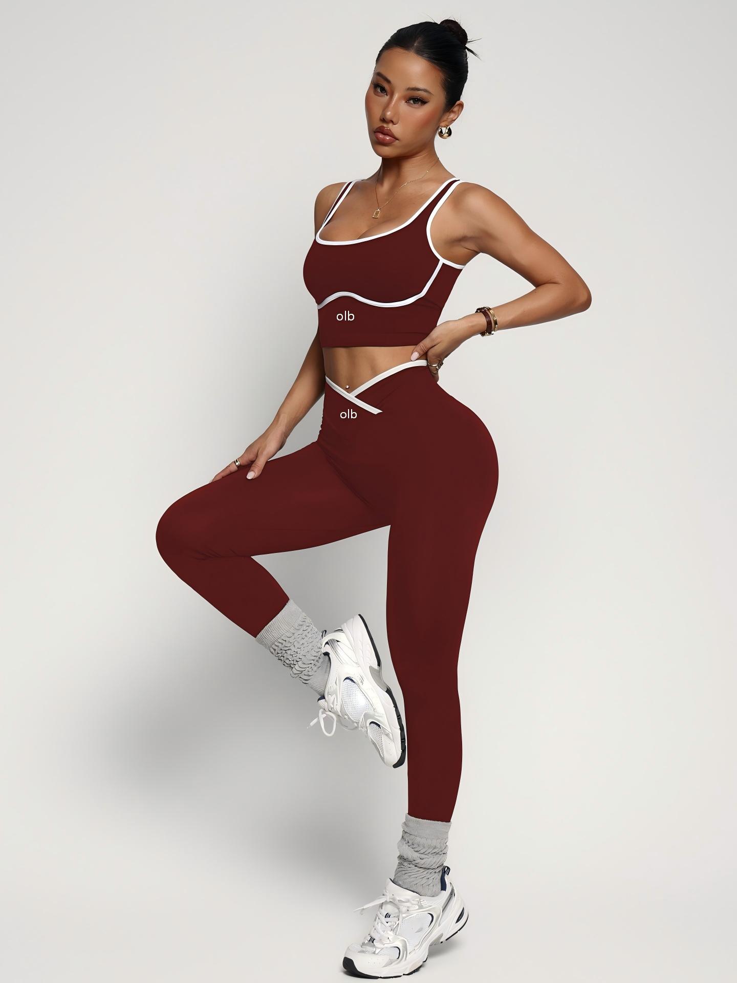 طقم رياضي جديد من قطعتين: حمال - مراجعة Sports Bra Racerback وسعره